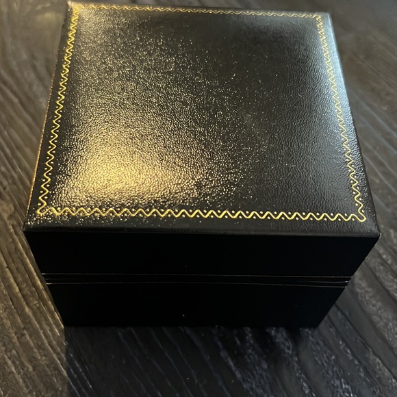 [SOLD] ROLEX OYSTER PERPETUAL 💅🏻 (EXCELLENT CONDITION) - Picture 3 of 8